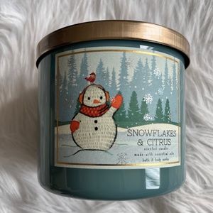 Bath and Body Works Snowflakes & Citrus 3-Wick Candle